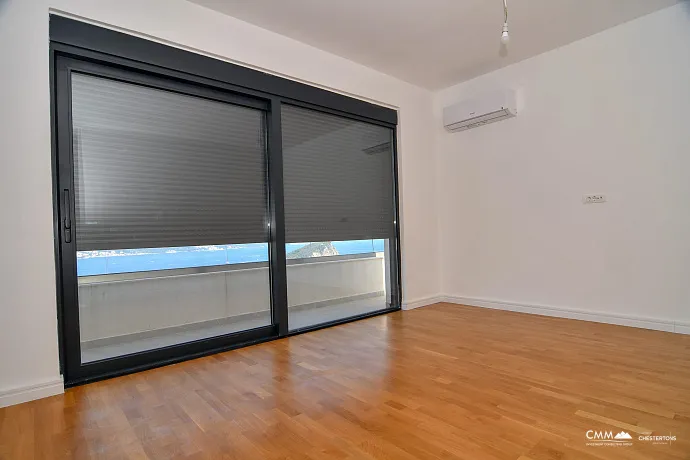 Panoramik Deniz Manzaralı ve Yeni İnşa Edilmiş Lüks Villa – Budva